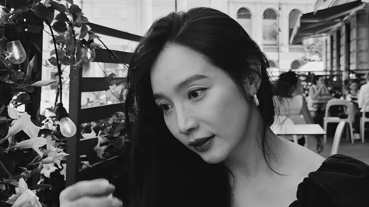 Ayah Lee Min Young Meninggal Dunia, Pacar CEO Ikut Jaga Rumah Duka