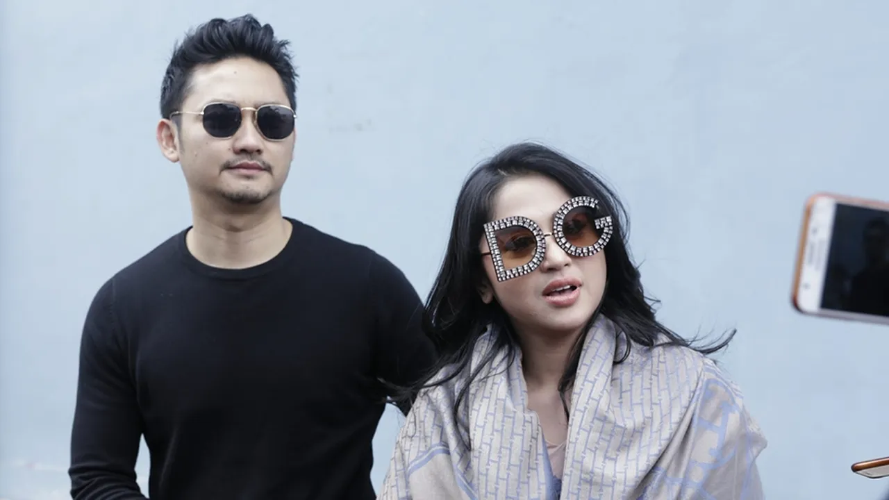 Ayah Sakit Ginjal, Dewi Perssik Kerja Keras Banting Tulang Demi Keluarga