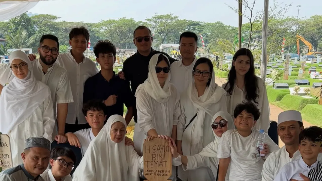 Ayahanda Revalina S Temat Meninggal Dunia