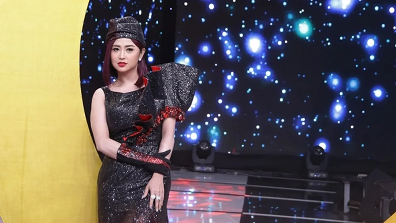 Ayahnya Sakit dan Masuk ICU, Dewi Perssik Langsung Bertolak ke Jember Ayahnya Sakit dan Masuk ICU, Dewi Perssik Langsung Bertolak ke Jember