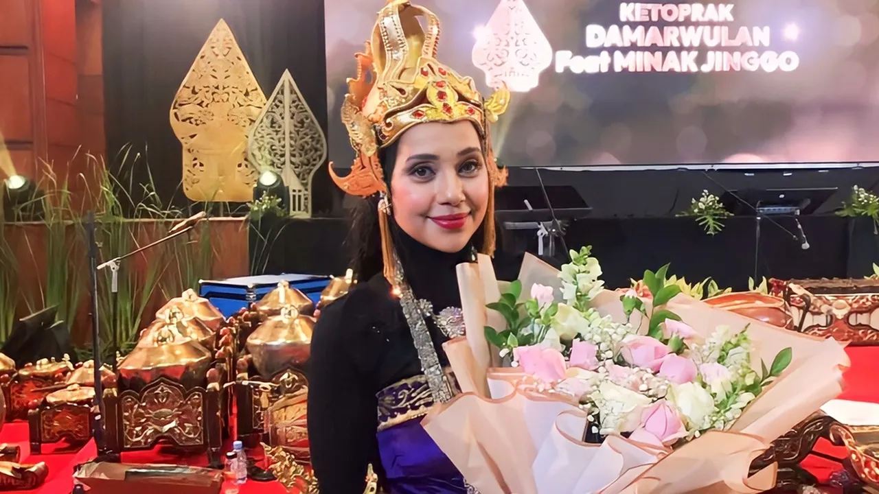 Ayu Azhari Ungkap Pengalaman Pertama Main Ketoprak