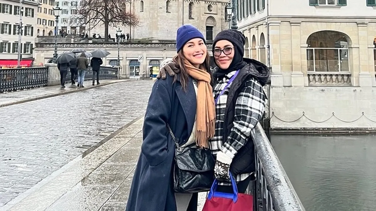 Ayu Ting Ting Diminta Tak Berubah, Pesan Umi Kalsum Tuai Kritik