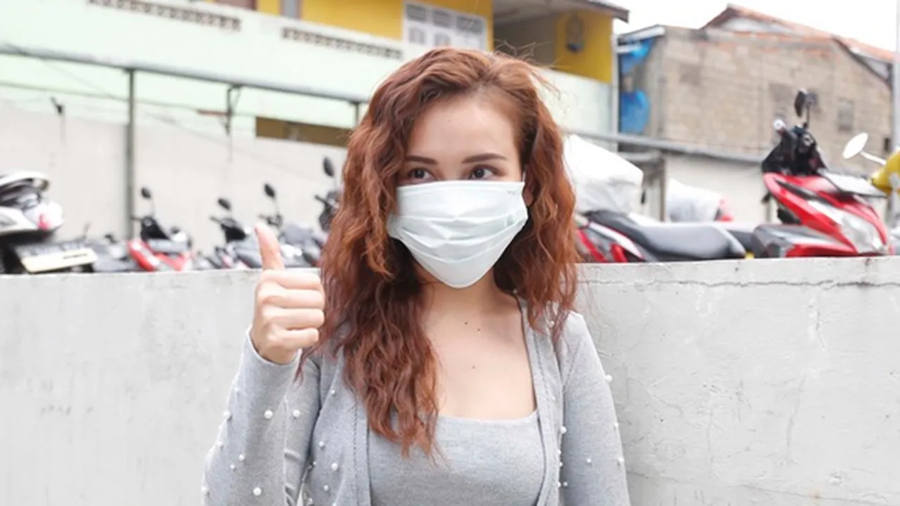 Ayu Ting Ting Kerja Hidupi Keluarga, Uangnya Dipegang Ibu Sampai Jarang Beli Barang Branded Ayu Ting Ting Kerja Hidupi Keluarga, Uangnya Dipegang Ibu Sampai Jarang Beli Barang Branded