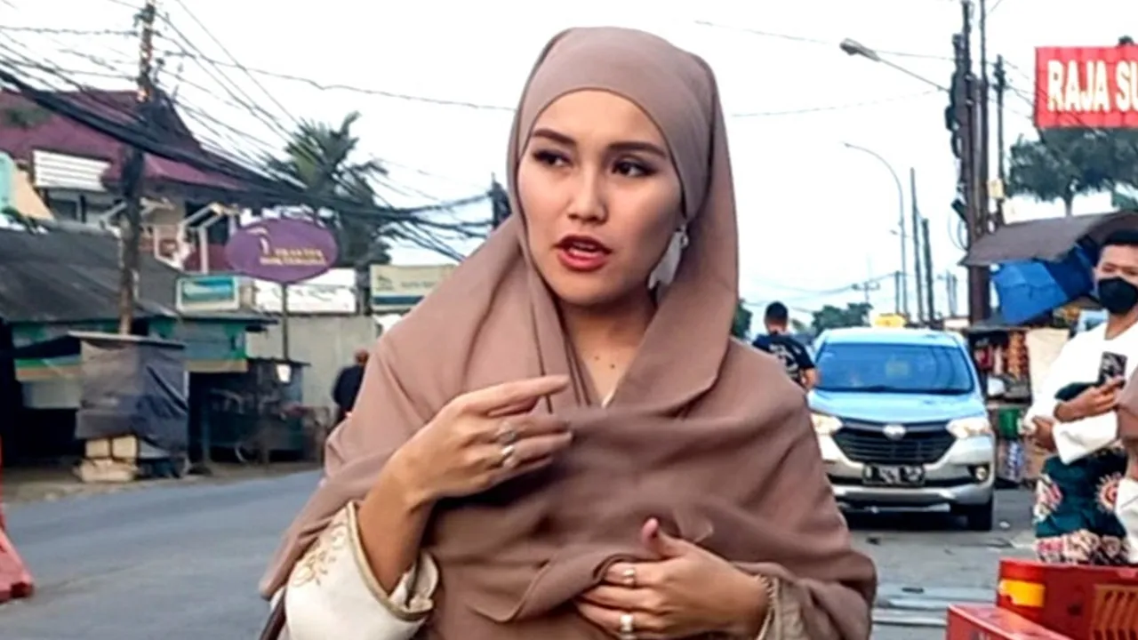 Ayu Ting Ting Tetap Sedih Meski Rayakan Hari Raya Bersama Keluarga, Ini Alasannya