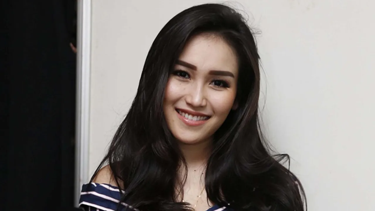 Ayu Ting Ting Unggah Foto Jadul, Natural Tanpa Makeup
