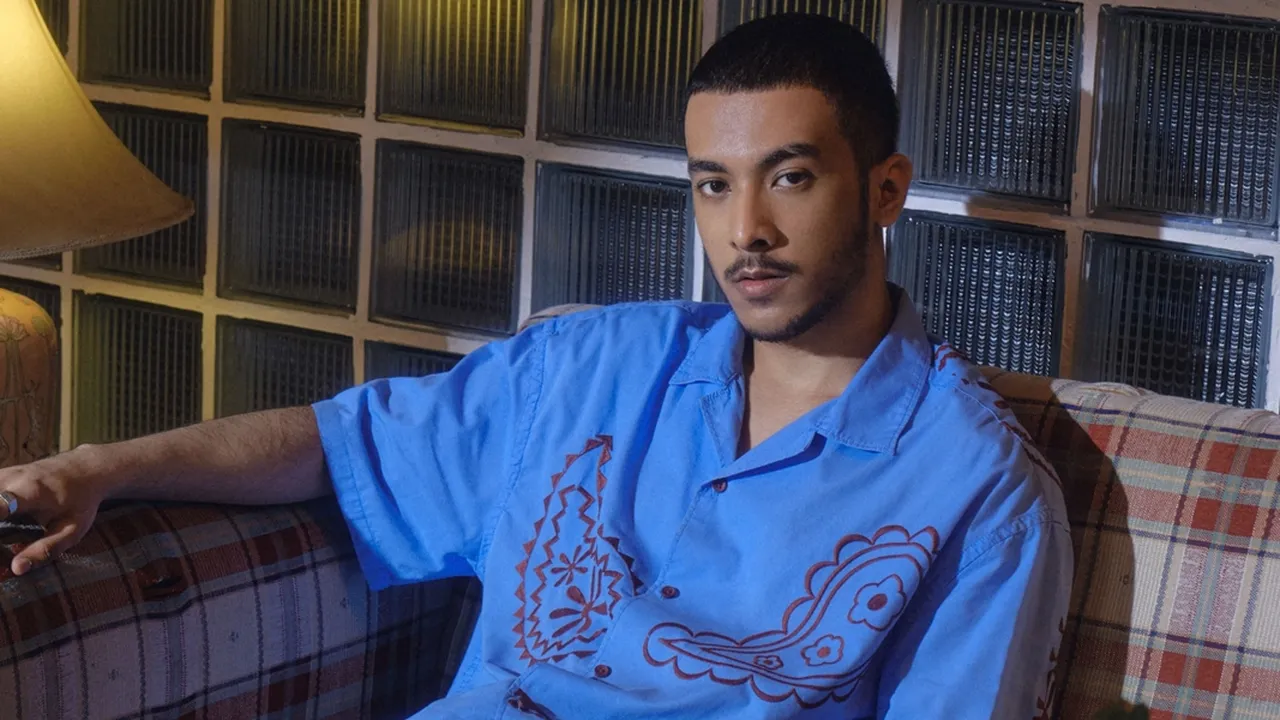 Aziz Hedra Lantunkan Kisah Cinta Tak Berbalas di Single Ketiga 'Issa Goodbye'