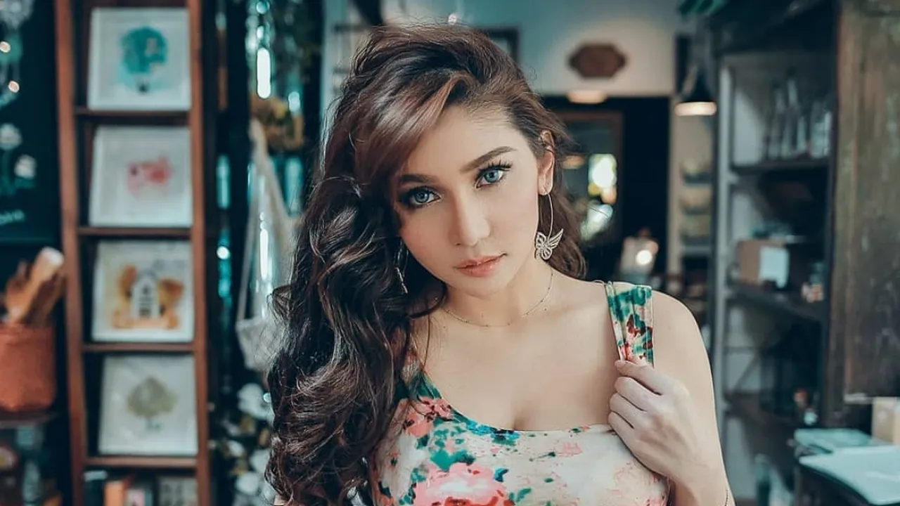 Baby Margaretha Senang Dapat Julukan Hot Mom