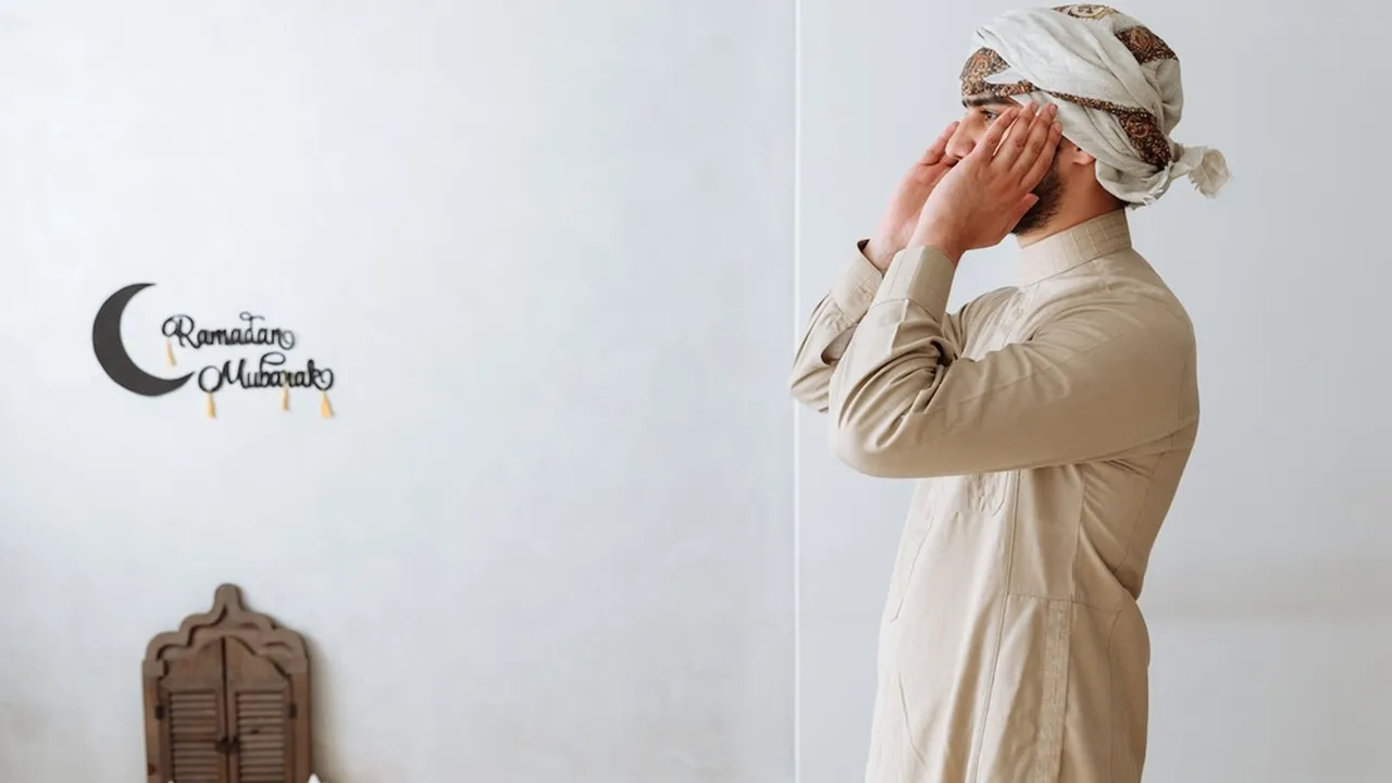 Bacaan Takbir Idul Fitri Beserta Artinya, Ketahui Pula Hukumnya