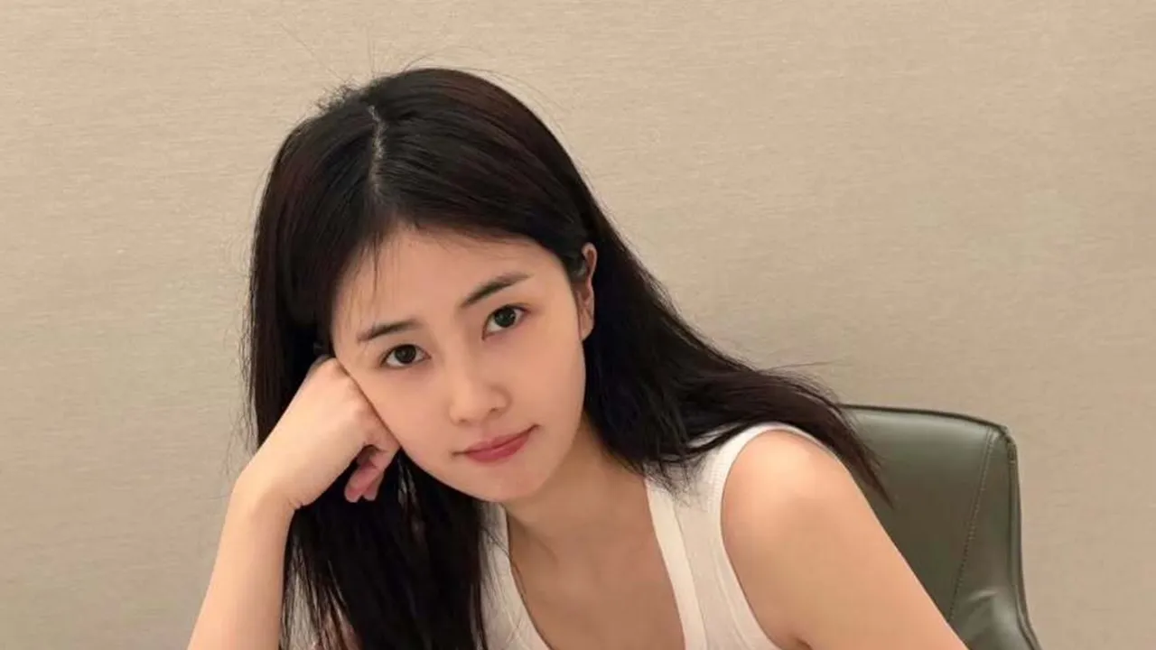 Bai Lu Masak untuk Asisten Tampil Bare Face, Momen Sederhana Ini Jadi Viral