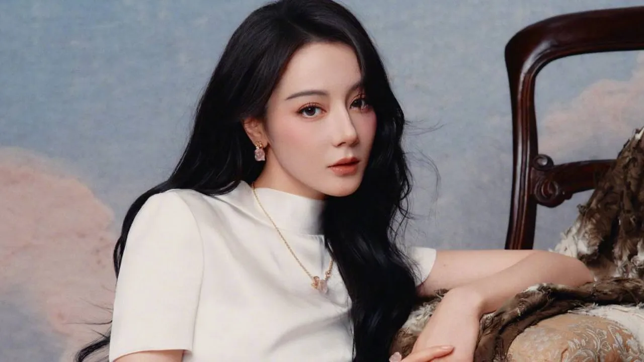 Bak Lukisan Renaisans, Visual Dilraba Dilmurat di Cover Majalah Grazia Tuai Pujian