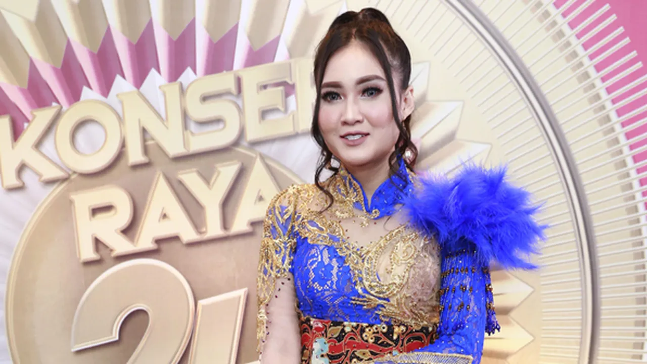 Bangun Tidur Sampai Bad Hair Day, Nella Kharisma Cantik Alami