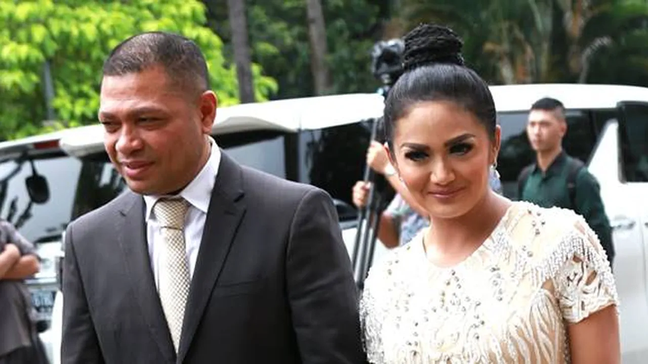 Bantah Cerai, Krisdayanti Ucapkan Hal Romantis Ini ke Raul Lemos