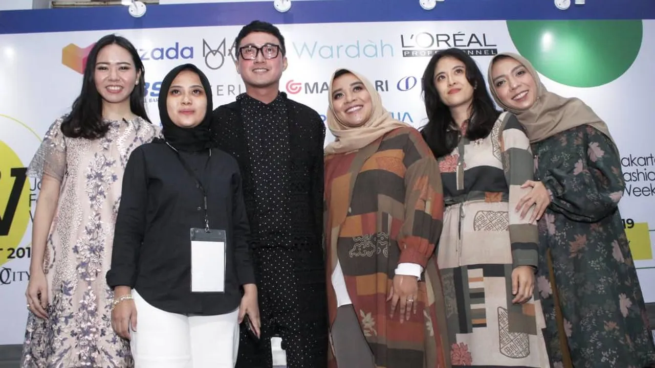 Barli Asmara Sukses Manjakan Mata di JFW 2020