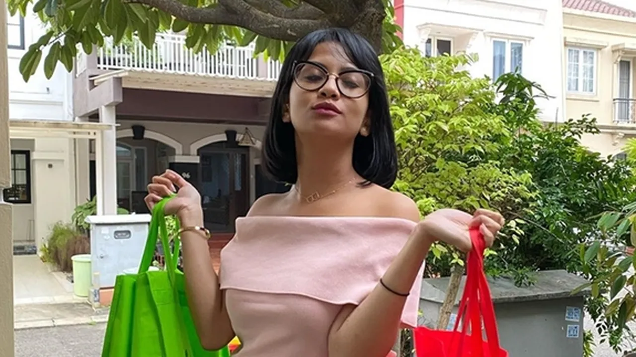 Baru Saja Dibebaskan, Vanessa Angel Sudah Kembali Aktif Unggah Endorse di Instagram Baru Saja Dibebaskan, Vanessa Angel Sudah Kembali Aktif Unggah Endorse di Instagram