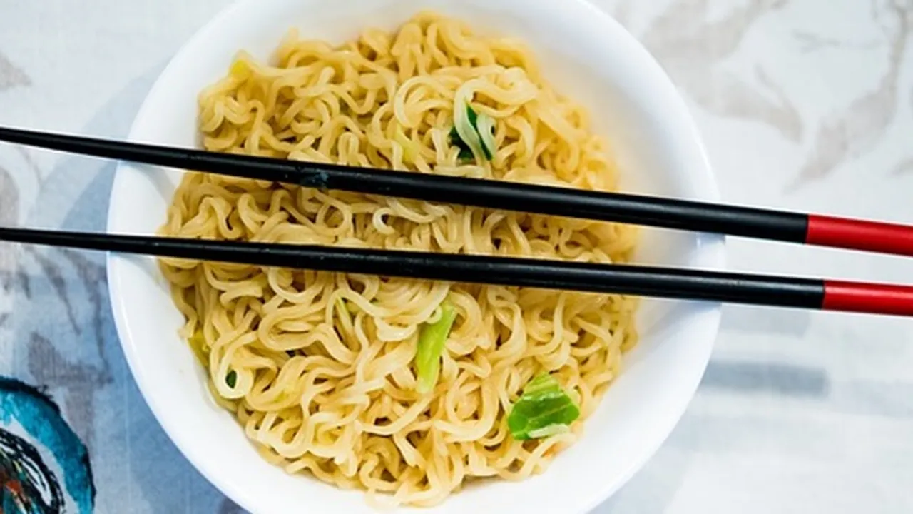 Batasi Jumlah Konsumsi, Ini 7 Bahaya Jika Terlalu Sering Makan Mie Instan