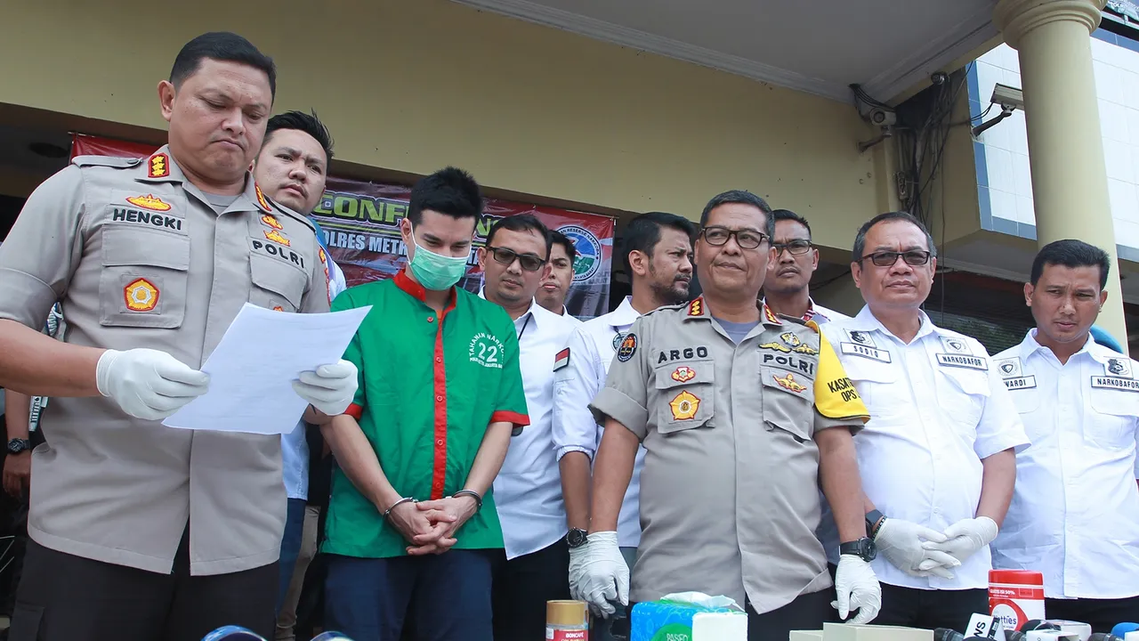 Bawa Narkoba Dari Belanda, Steve Emmanuel Terlibat Jaringan Narkoba Artis?