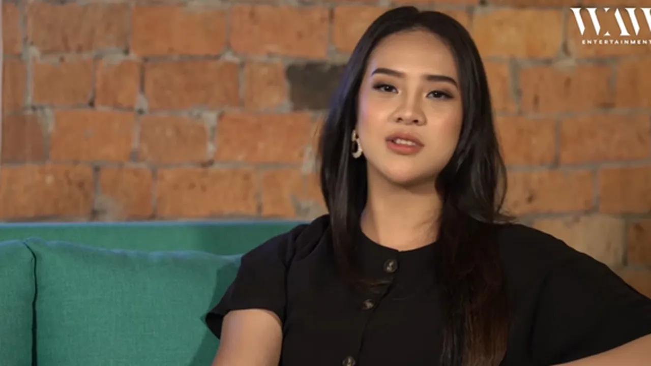 Bawakan Acara Talkshow di YouTube, Anya Geraldine Sempat Malu-Malu