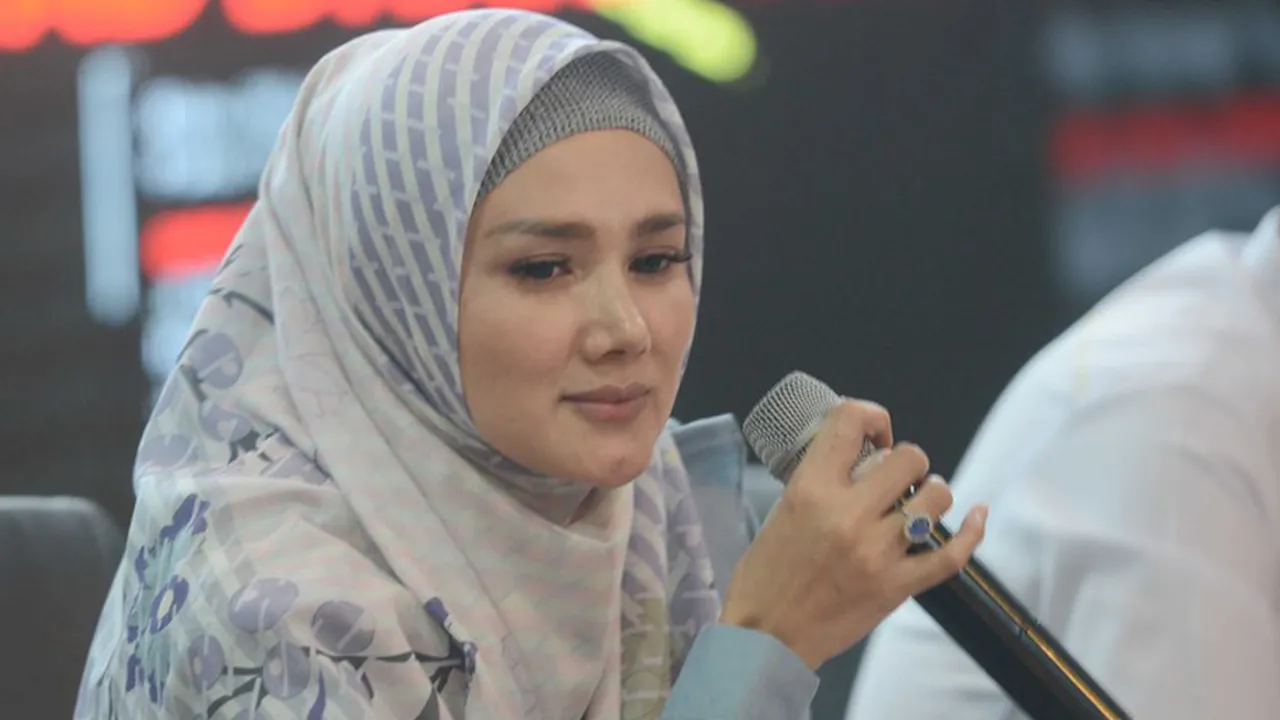 Bawakan Lagu-lagu Dewa, Mulan Jameela Bakal Nyanyi Diiringi New Monata