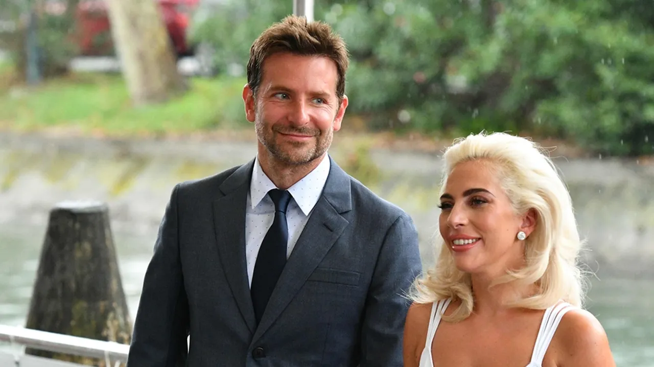 Bawakan Shallow secara Live, Lady Gaga dan Bradley Cooper Tertangkap Beradegan Mesra