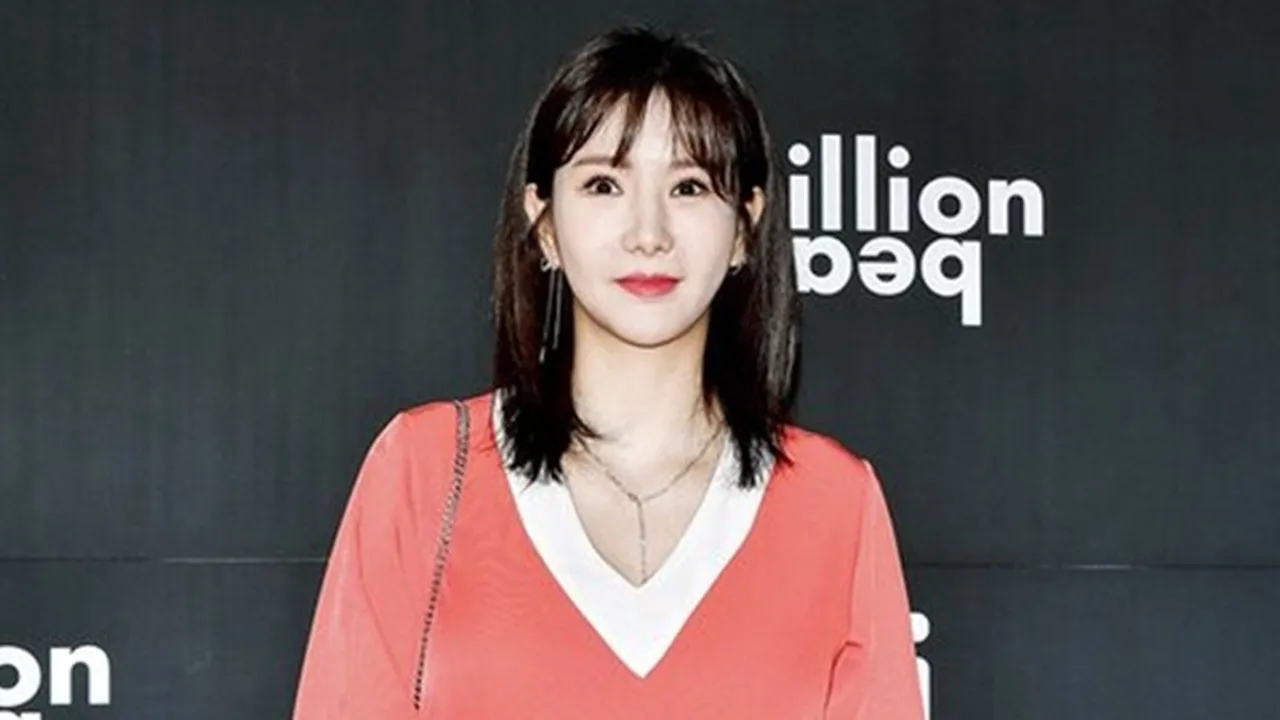 Bayinya Dikalungi Tas Louis Vuitton, Jungah Eks After School Dapat Kritik Pedas