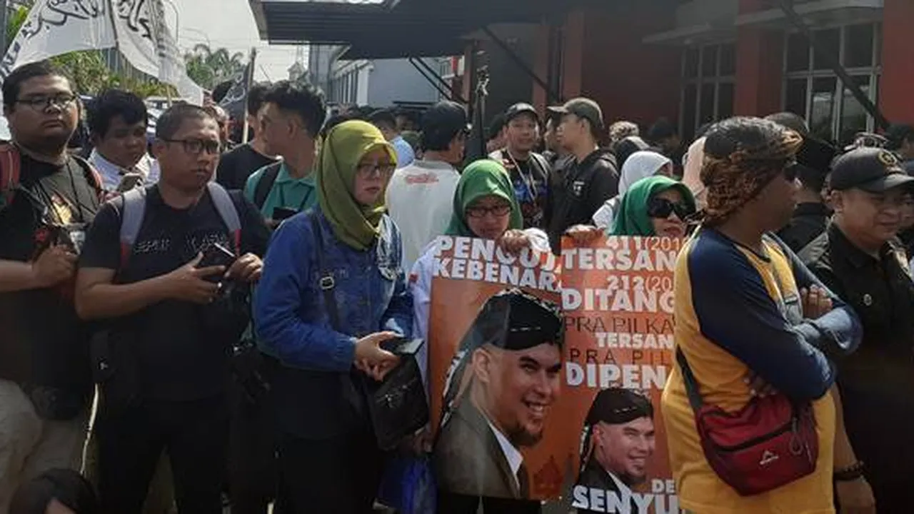 Bebas Dari Penjara Hari Ini, Ahmad Dhani Dijemput Ratusan Relawan