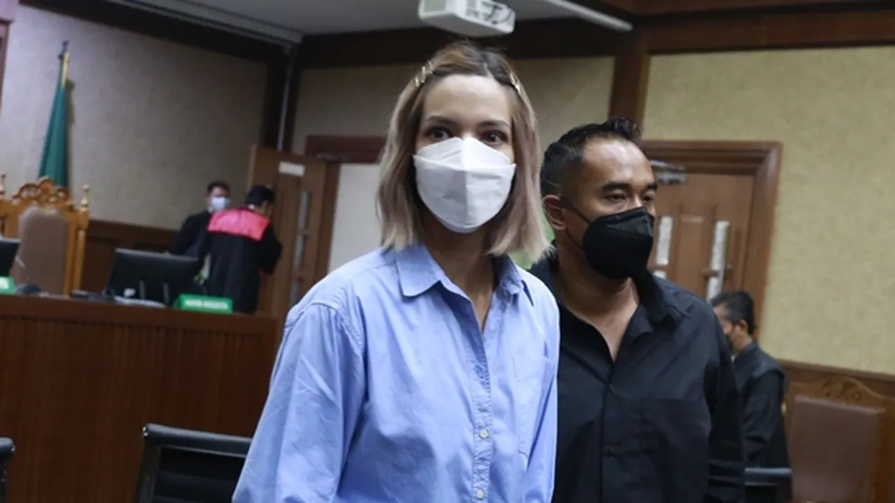 Bebas, Nia Ramadhani Sudah Jalani Bulan Suci Ramadan Bersama Keluarga