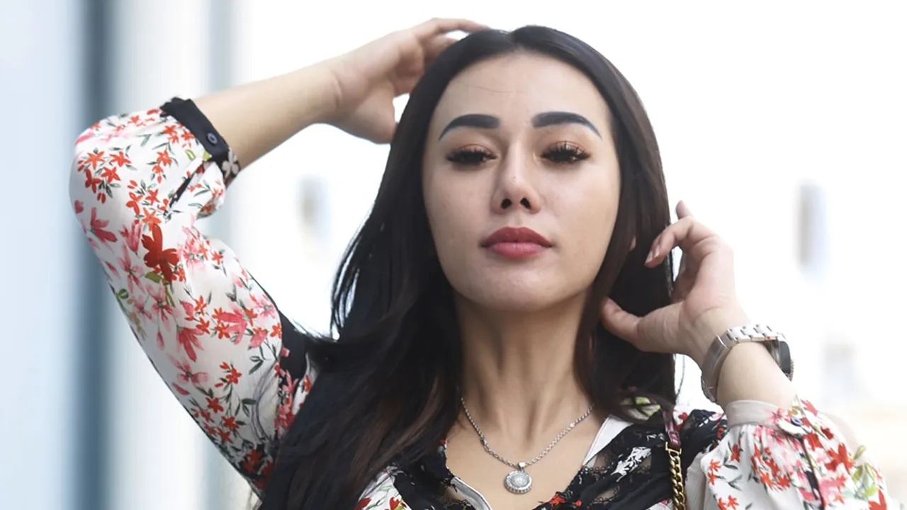 Bebby Fey Curhat Soal Perlakuan Youtuber, Hotman Paris: Kamu Mau Minta Berapa Miliar? Bebby Fey Curhat Soal Perlakuan Youtuber, Hotman Paris: Kamu Mau Minta Berapa Miliar?