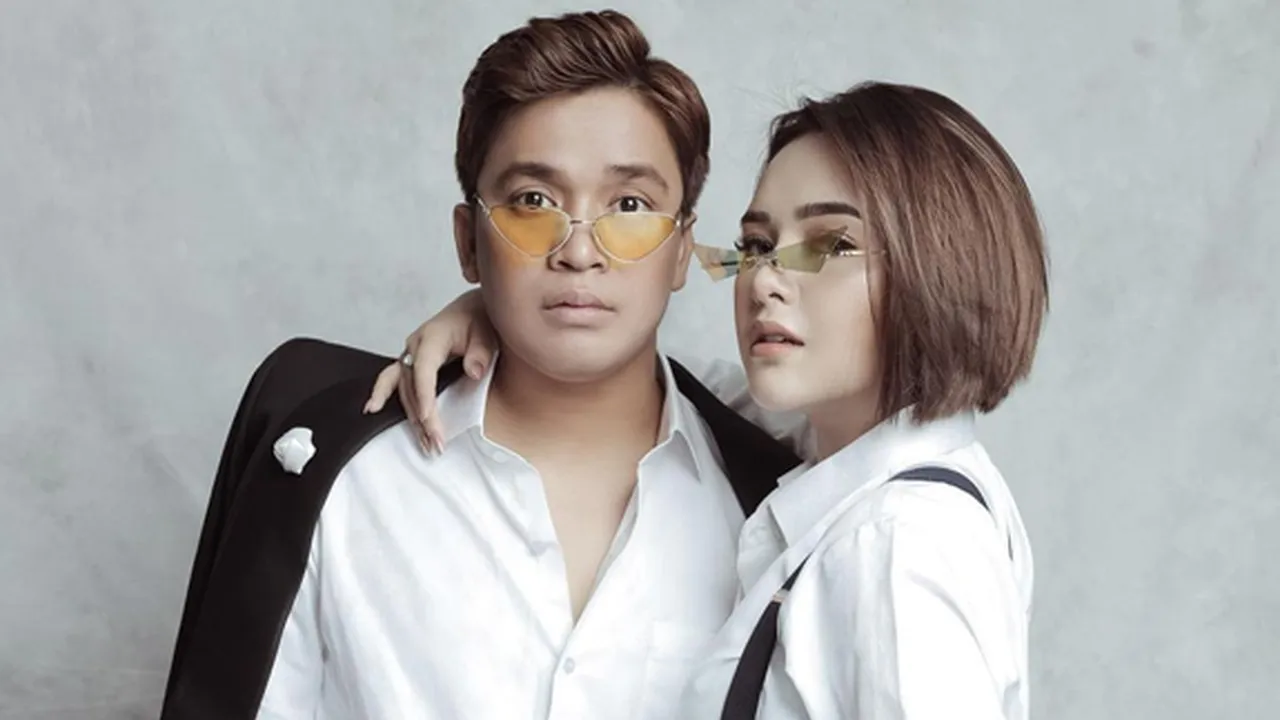 Beda Agama, Billy Syahputra Terharu Diberi Sajadah Oleh Amanda Manopo