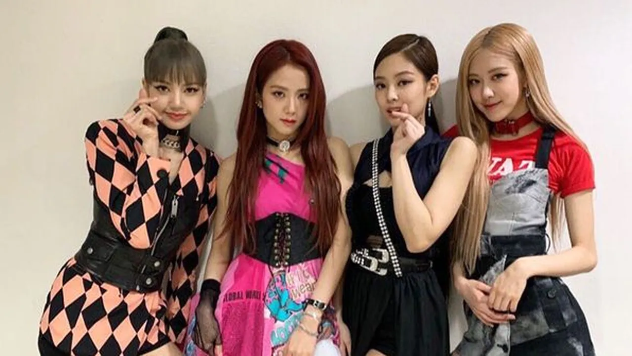 Beda Warna Kostum, Jennie Bikin Member BLACKPINK Lain Seperti Penari Latar?