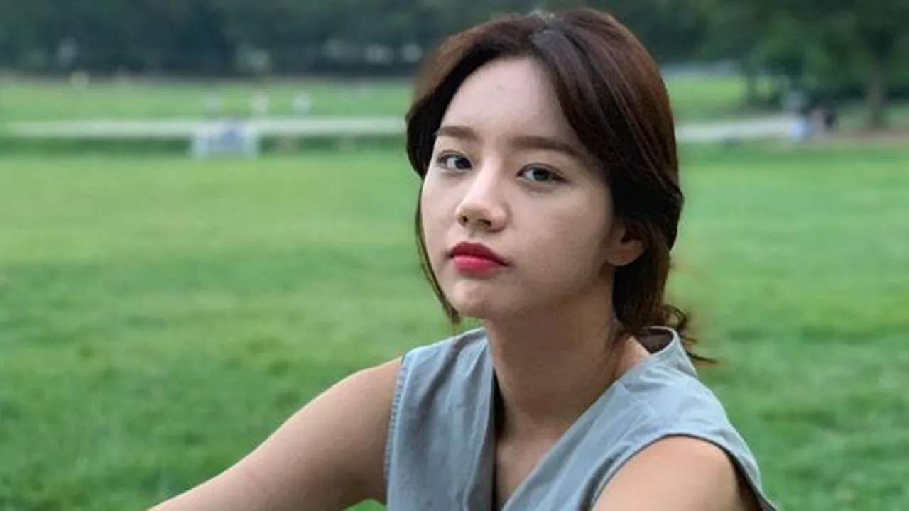 Before After Tanpa Makeup, Hyeri Girls Day Selalu Cantik?