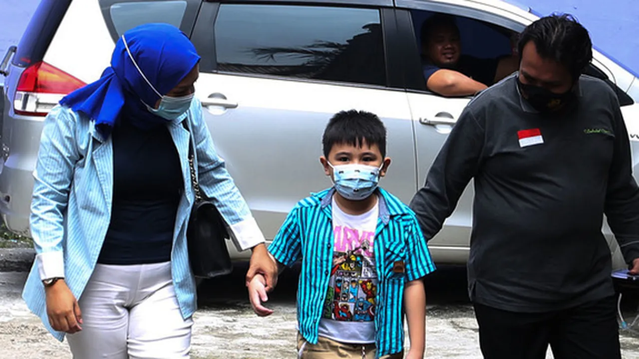 Begini Reaksi Anak Daus Mini Saat Tahu Diminta Tes DNA, Bikin Trenyuh Begini Reaksi Anak Daus Mini Saat Tahu Diminta Tes DNA, Bikin Trenyuh