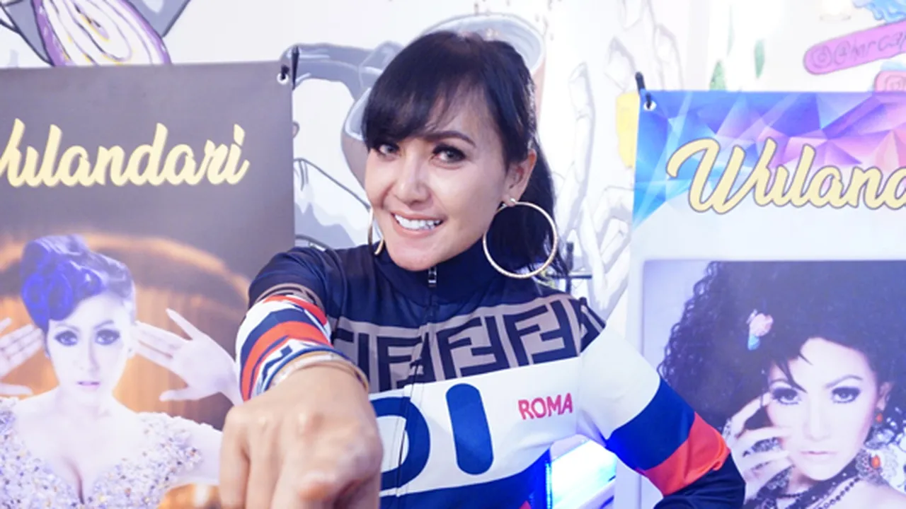 Belajar Nyanyi dengan Inul Daratista, Wulandari Rilis 'Brewok Sipit'