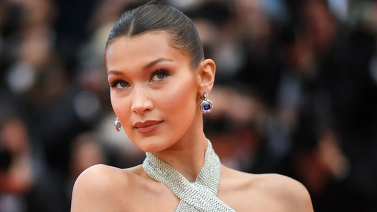 Bella Hadid & The Weeknd Mulai Berani Pamer Kebersamaan di Instagram Bella Hadid & The Weeknd Mulai Berani Pamer Kebersamaan di Instagram
