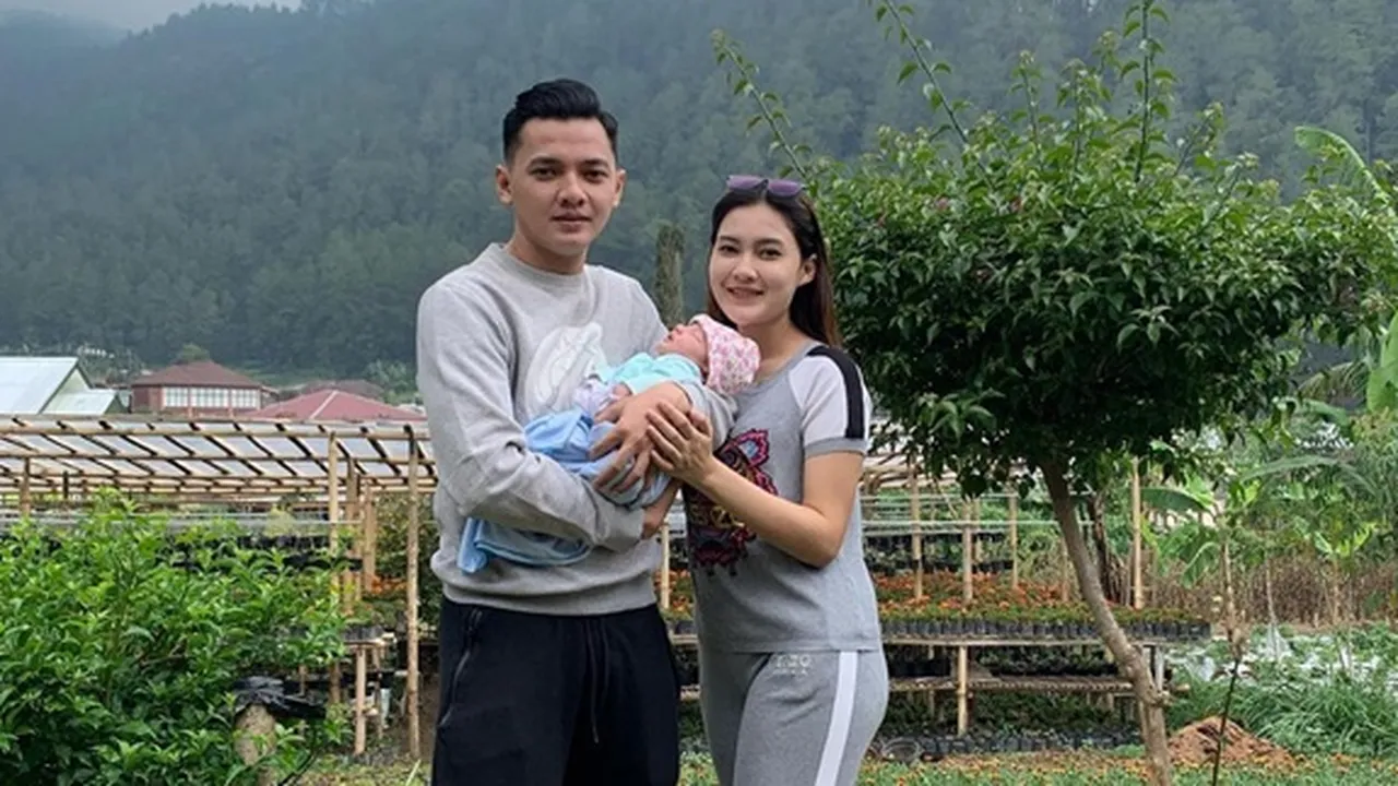 Belum 2 Bulan Nella Kharisma Melahirkan Anak Pertama, Dory Harsa Langsung Ingin Nambah Momongan?