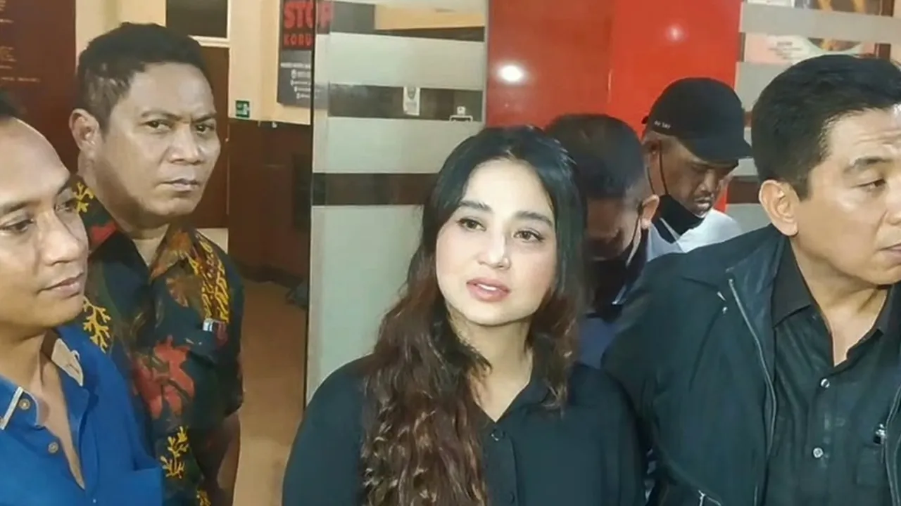 Belum Temui Kesepakatan Berdamai, Ibunda Dewi Perssik Sakit Hati Dewi Perssik Difitnah