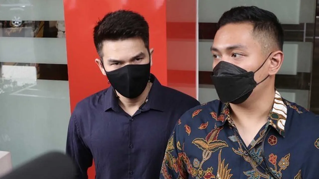 Benny Simanjuntak Yakin Seribu Persen Ijonk Bercerai dengan Dhena Devanka Benny Simanjuntak Yakin Seribu Persen Ijonk Bercerai dengan Dhena Devanka