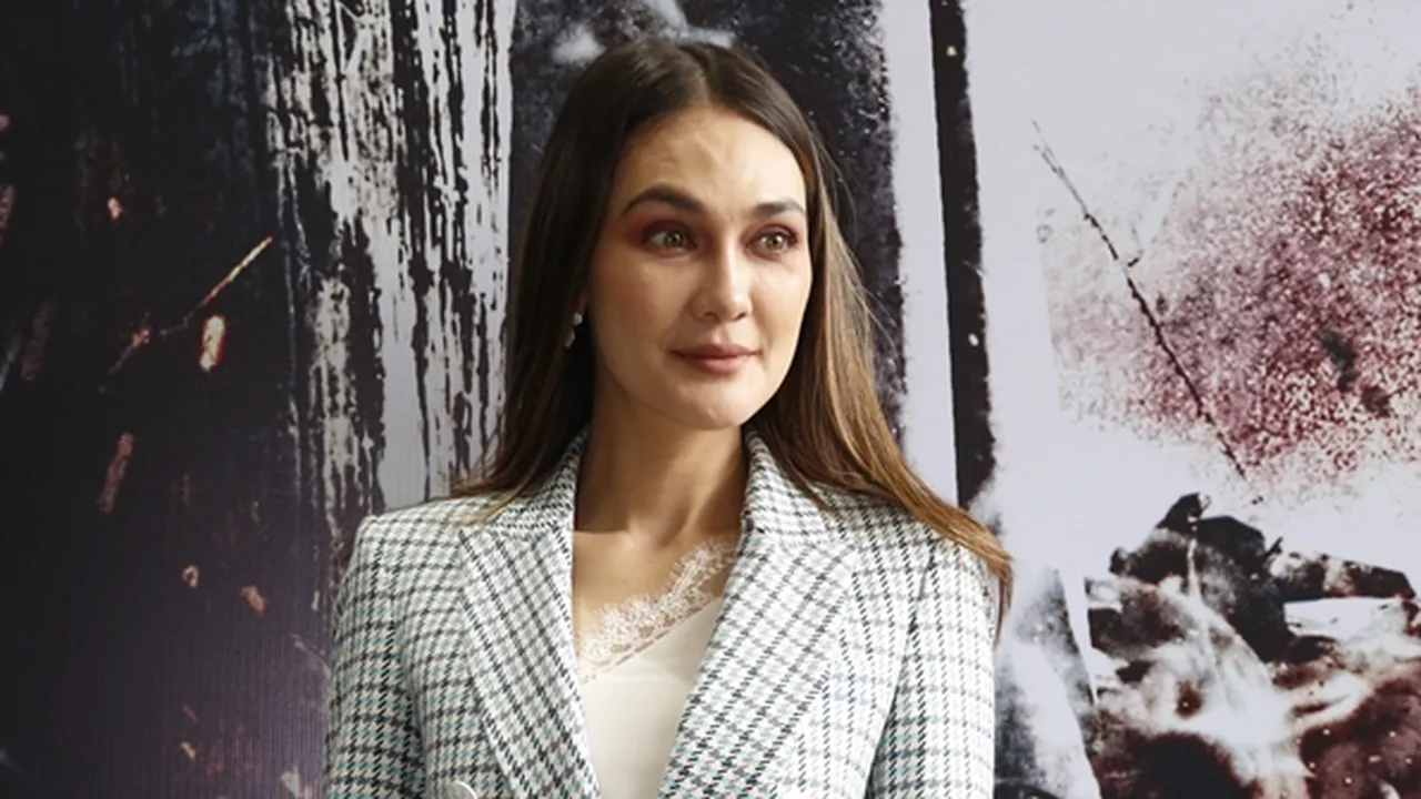 Bentuknya Sederhana, Tas Make Up Luna Maya Ternyata Harganya Fantastis Bentuknya Sederhana, Tas Make Up Luna Maya Ternyata Harganya Fantastis