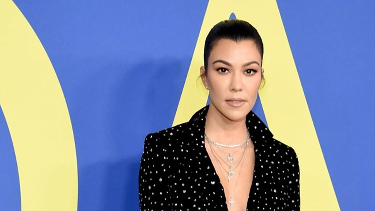 Berada di Bali, Kourtney Kardashian Sambangi Pasar Tradisional