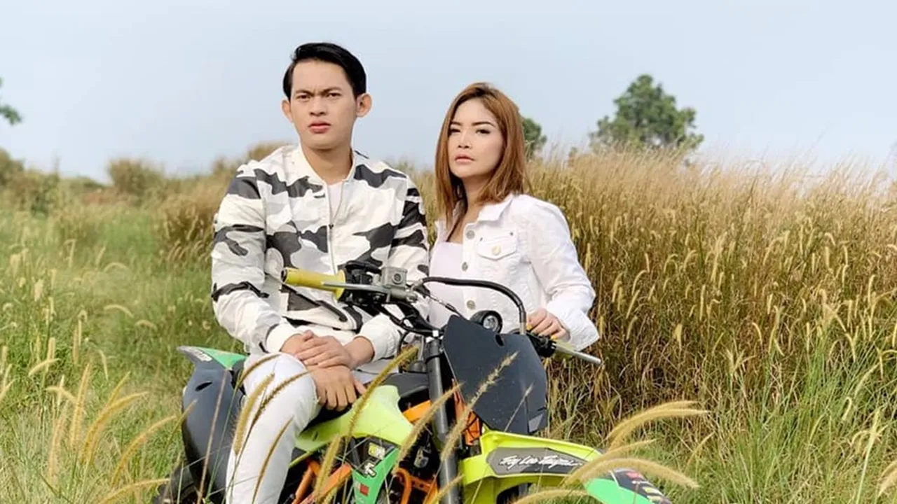 Berantem Sampai Blokir Sosmed, Irfan Sbaztian dan Irma Dharmawangsa Putus?