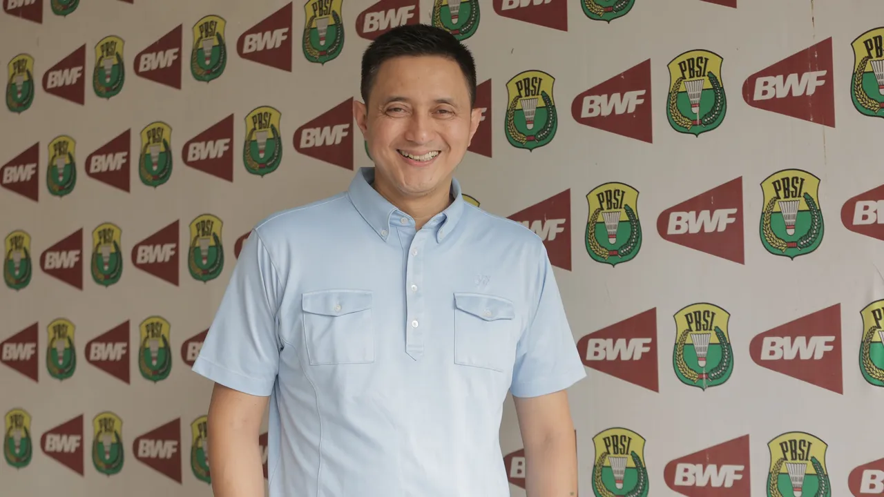 Bercerai Dengan Elsa Manora, Ricky Subagja Kini Dekati Pramugari