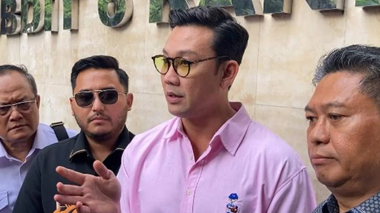 Berdamai dengan Farhat Abbas, Denny Sumargo: Saya Pribadi Memang Ini yang Harus Dijalankan dari Awal Berdamai dengan Farhat Abbas, Denny Sumargo: Saya Pribadi Memang Ini yang Harus Dijalankan dari Awal