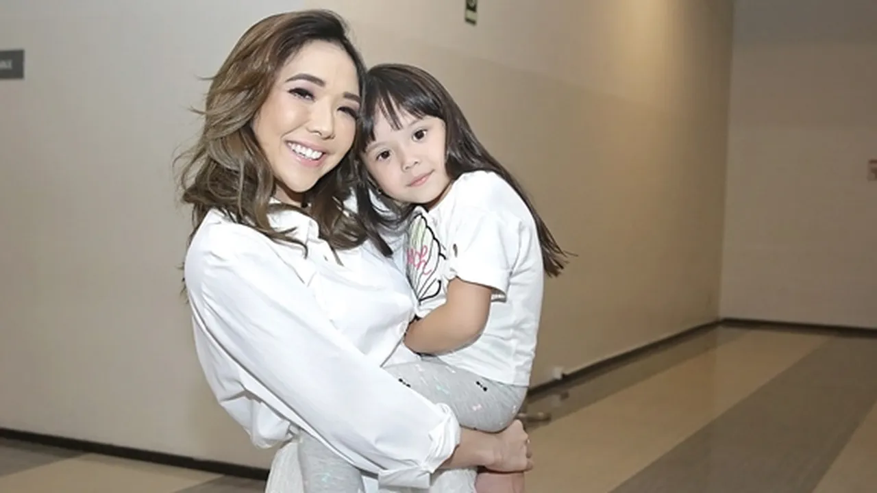 Berdiam Diri di Rumah, Ini Cara Gisella Anastasia Agar Gempi Tetap Happy Berdiam Diri di Rumah, Ini Cara Gisella Anastasia Agar Gempi Tetap Happy