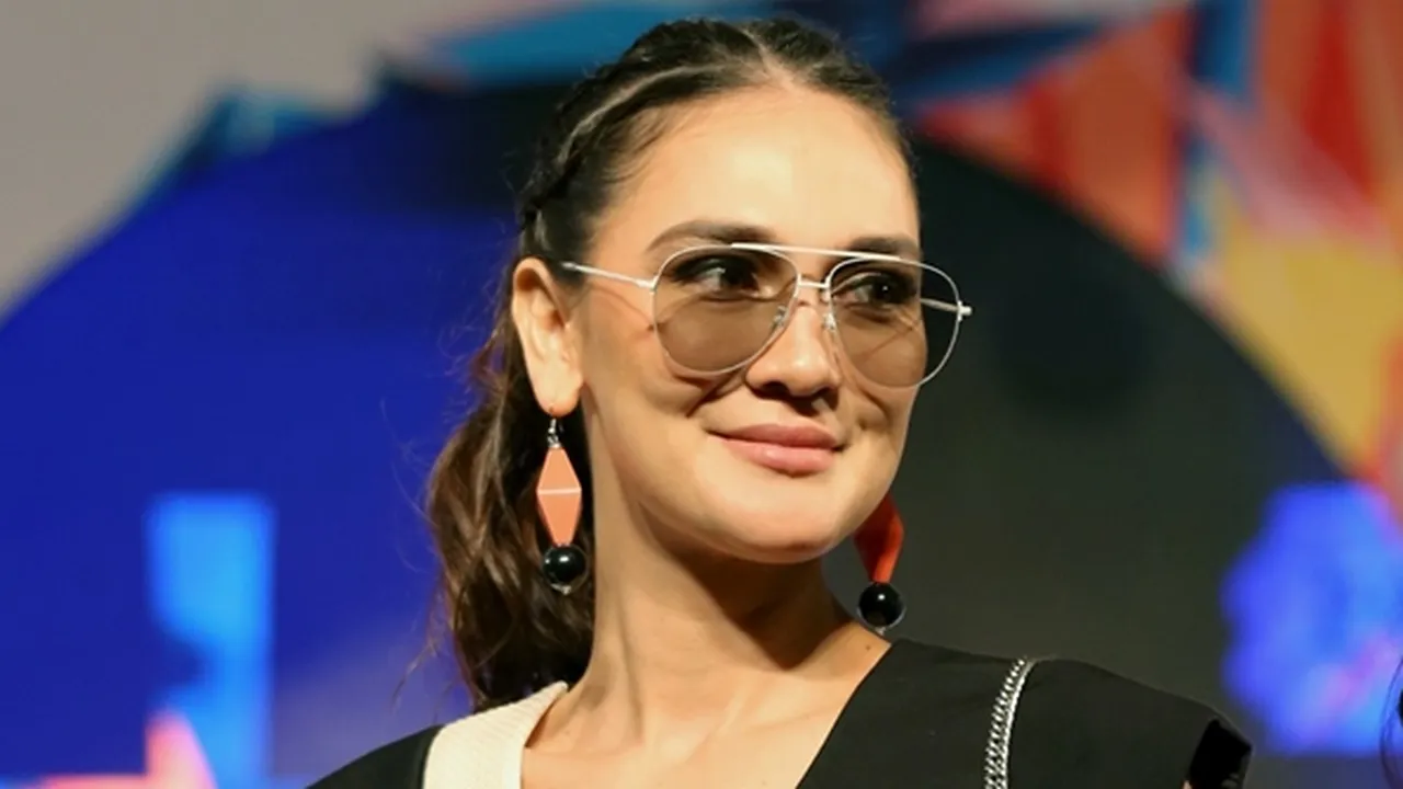 Beredar Isu Luna Maya Pacaran dengan Ryochin, Ayu Dewi Bongkar Fakta Ini Beredar Isu Luna Maya Pacaran dengan Ryochin, Ayu Dewi Bongkar Fakta Ini