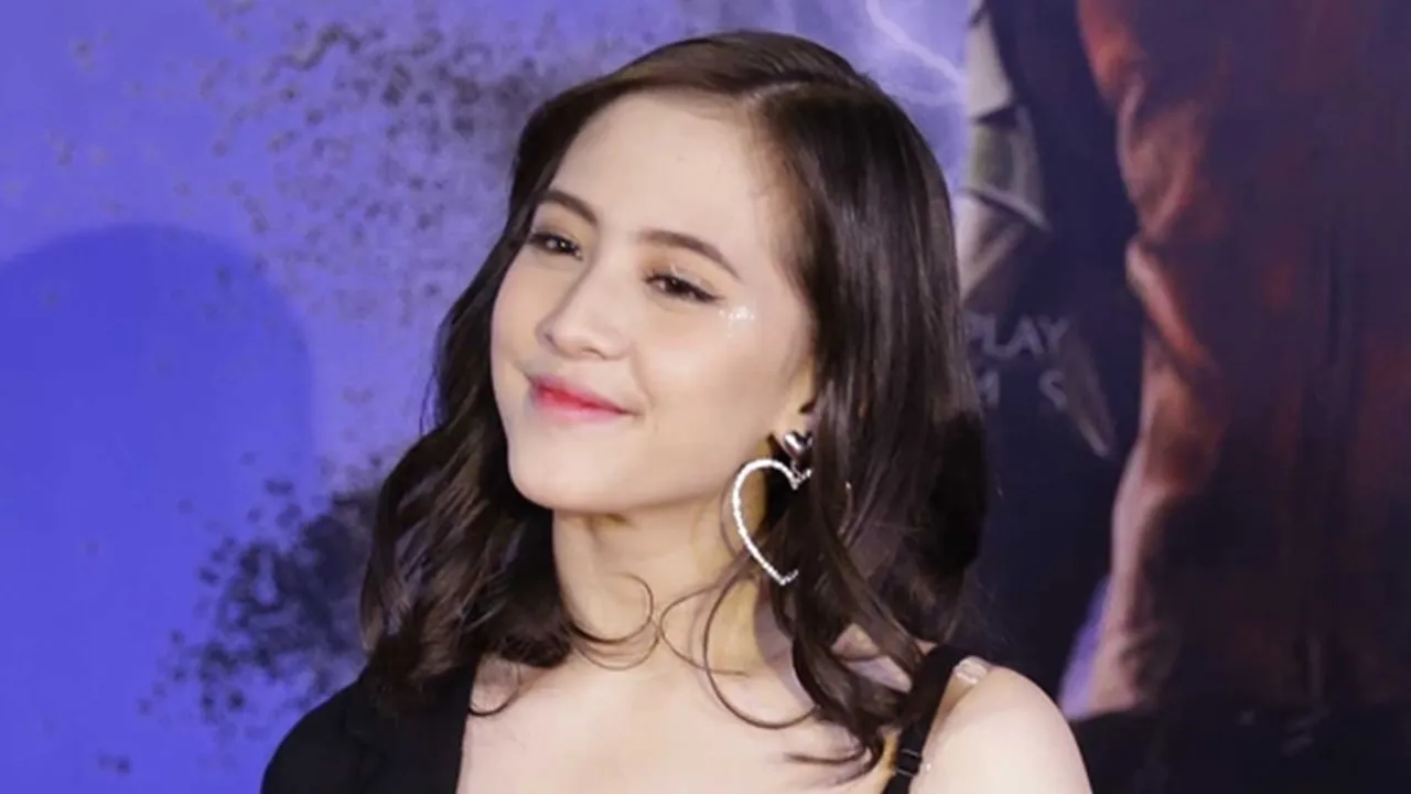 Beredar Video Ciuman Diduga Adhisty Zara dengan Niko Al Hakim, Begini Respons Ibunda