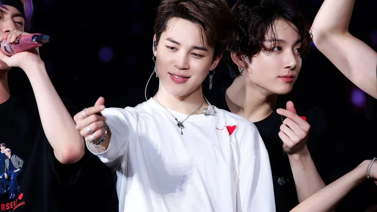 Beredar Video Jimin BTS Clubbing Bareng Wanita yang Bikin Heboh Fans