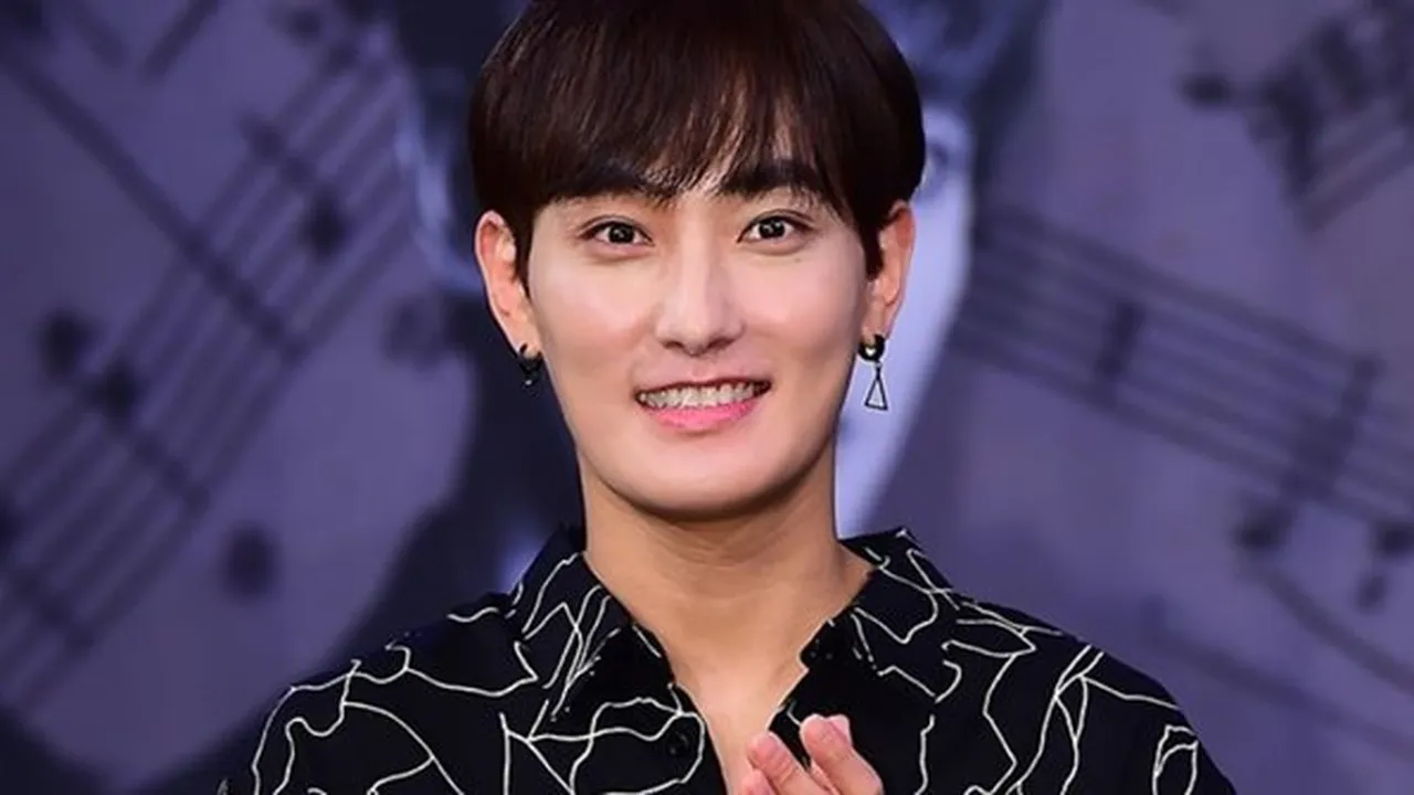 Beredar Video Kangta Cium Mesra Wanita di Sauna, SM Entertainment Angkat Bicara