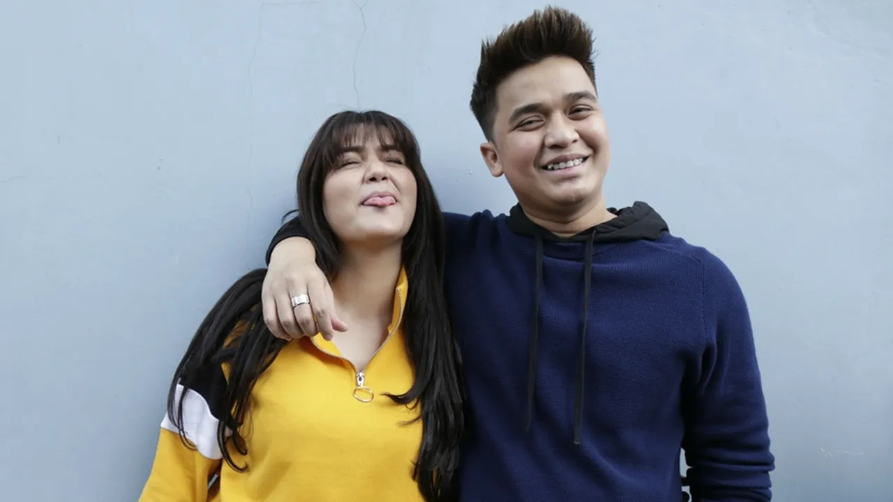 Beredar Video Mesra Hilda Vitria - Kriss Hatta, Billy Syahputra Akui Tak Cemburu Beredar Video Mesra Hilda Vitria - Kriss Hatta, Billy Syahputra Akui Tak Cemburu
