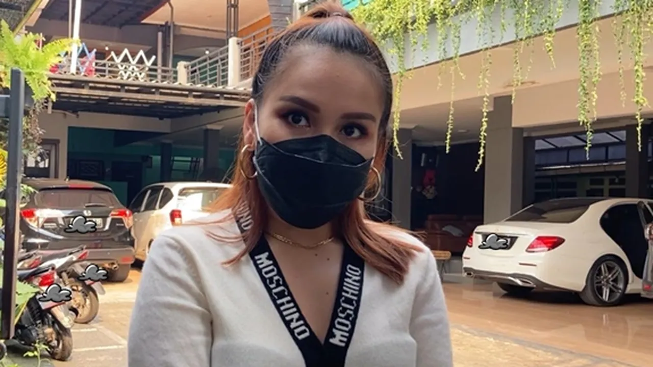 Beri Efek Jera, Ayu Ting Ting Serius Tempuh Jalur Hukum Bagi Pemilik Akun yang Menghujat Dirinya