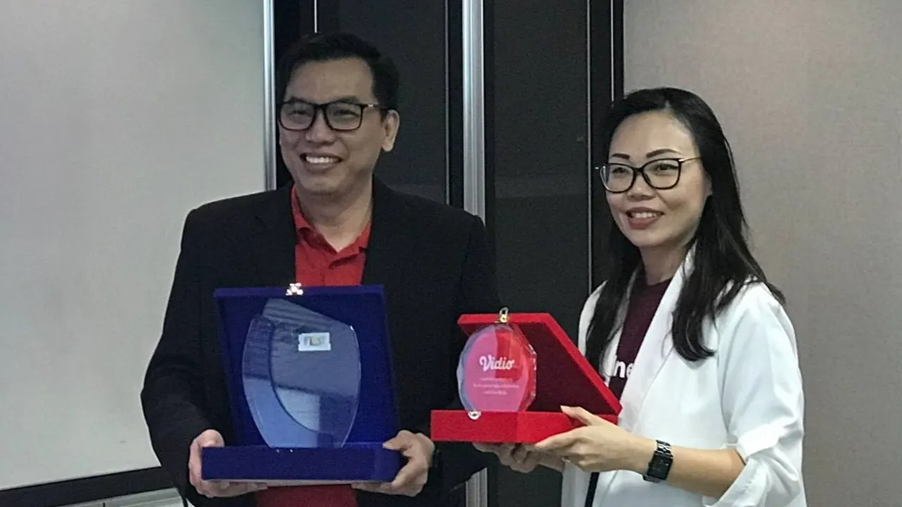 Beri Hiburan Terbaik untuk Keluarga, First Media dan Vidio Jalin Kerja Sama