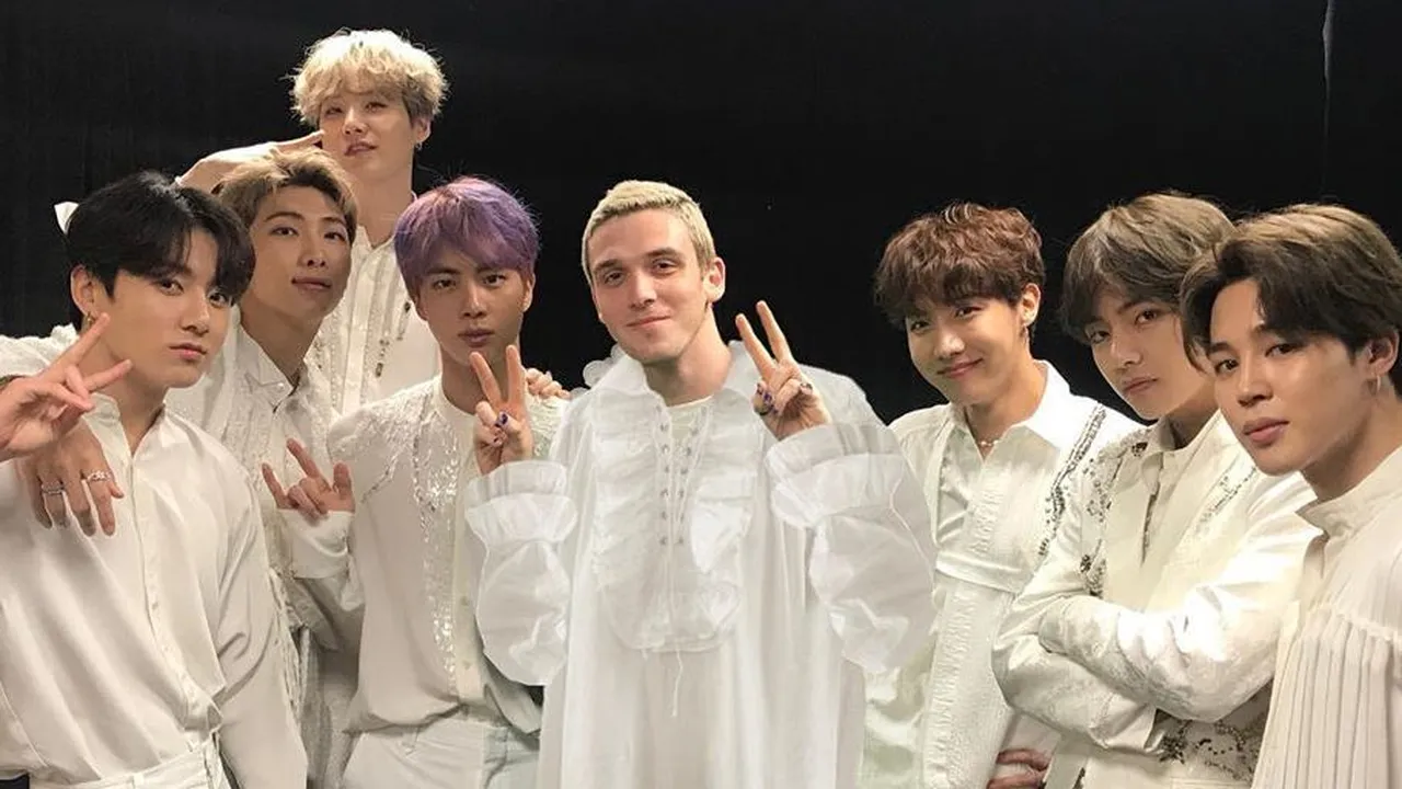 Beri Kejutan untuk ARMY, BTS Gandeng Lauv di Remix Single 'Make It Right'